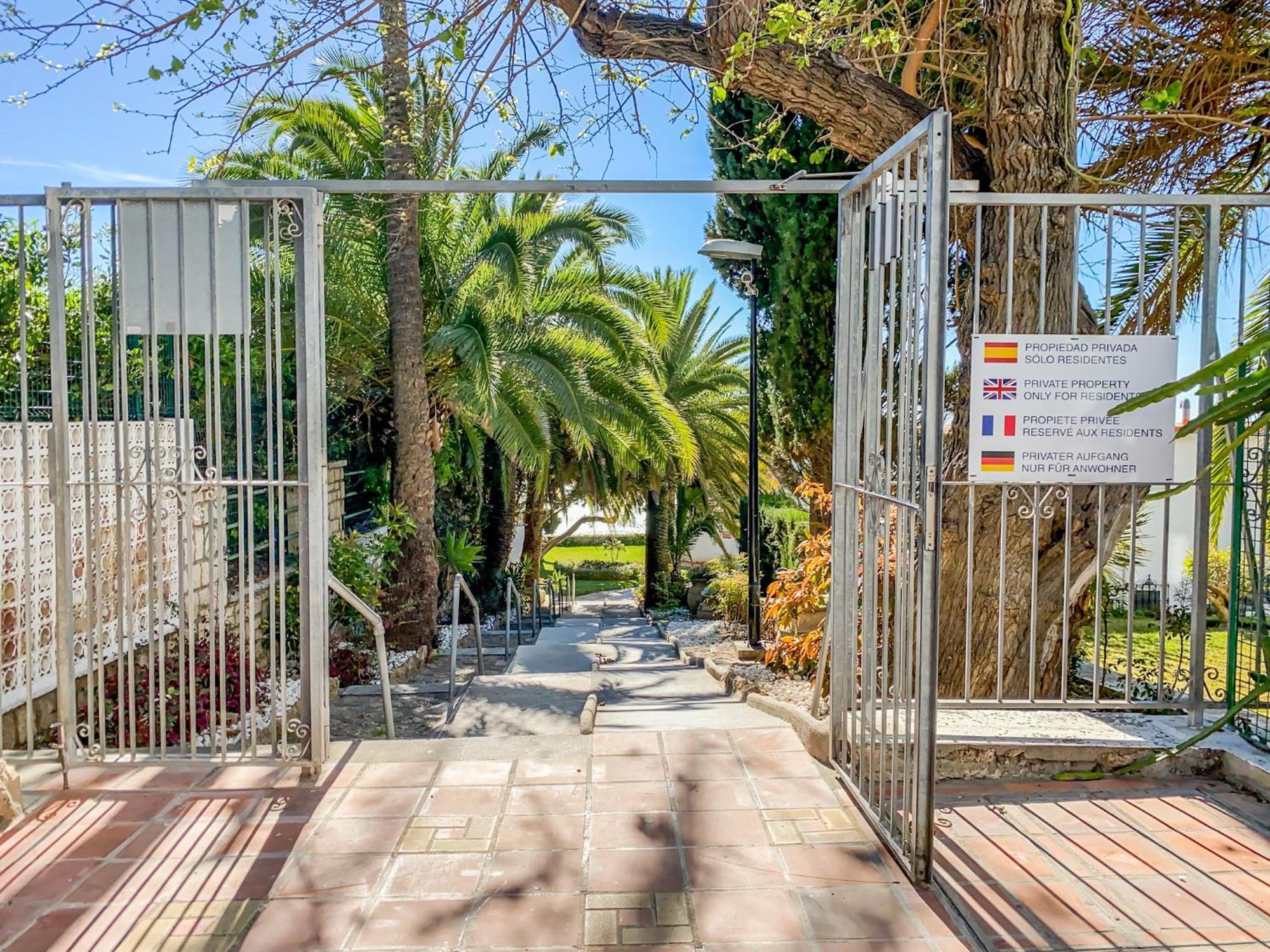 Suite Eden Torremolinos Bagian luar foto